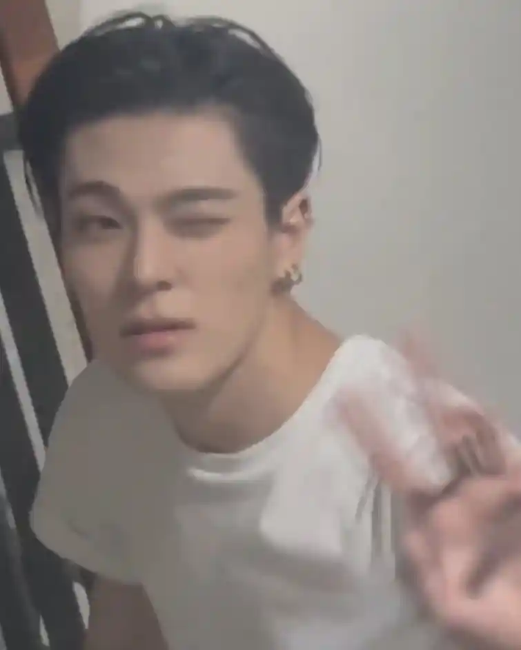 휘브 제이더 김준민 프리뷰 남찍사 셀카 (26) webp 공유 | 인스티즈