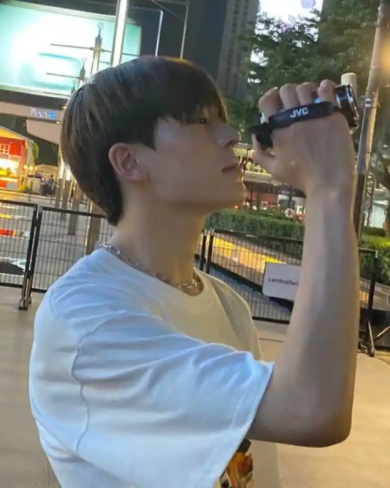 휘브 제이더 김준민 프리뷰 남찍사 셀카 (26) webp 공유 | 인스티즈