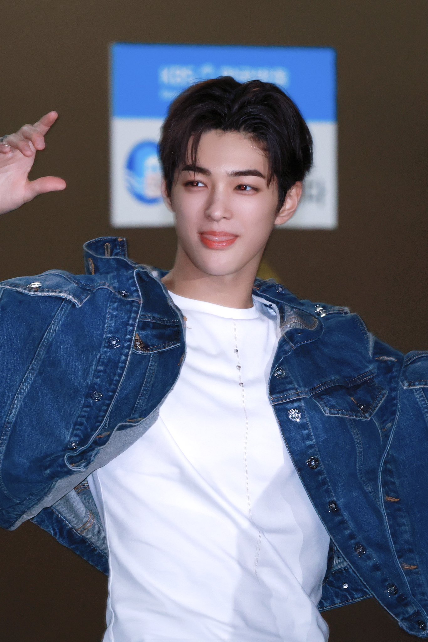 진짜진짜진짜 대박 잘생긴 신인 남돌 | 인스티즈