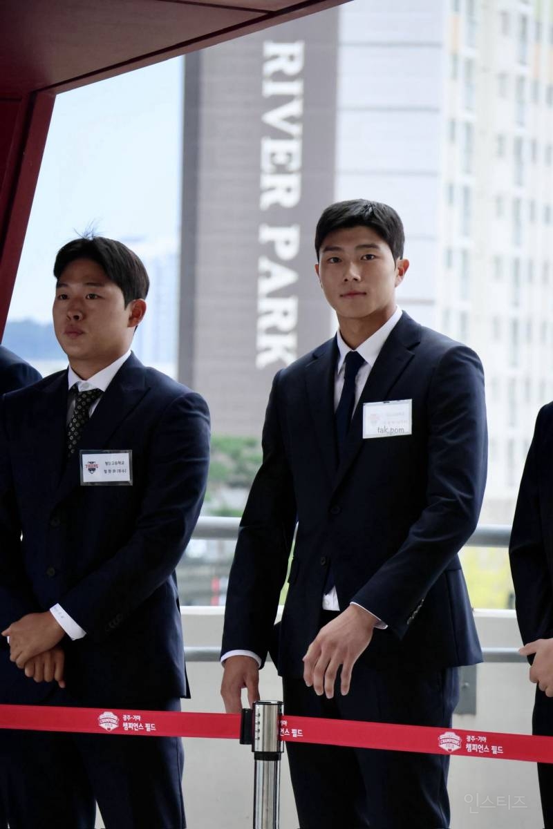 올해 야구 드래프트에서 뽑힌 신인 외모..jpg | 인스티즈