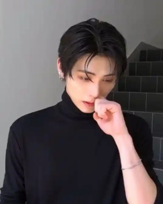 한태산 한동민 한바다 탯왼 탯른 화보 촬영현장 자컨(으로 추정) + 한태산 한동민 김이한 김동현 햔탯햔 투샷 한태산 한바다 한동민 탯왼 탯른 고화질 프리뷰 포함 (37) webp 공유 | 인스티즈