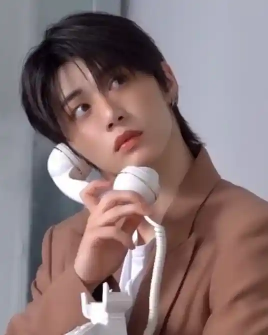 한태산 한동민 한바다 탯왼 탯른 화보 촬영현장 자컨(으로 추정) + 한태산 한동민 김이한 김동현 햔탯햔 투샷 한태산 한바다 한동민 탯왼 탯른 고화질 프리뷰 포함 (37) webp 공유 | 인스티즈