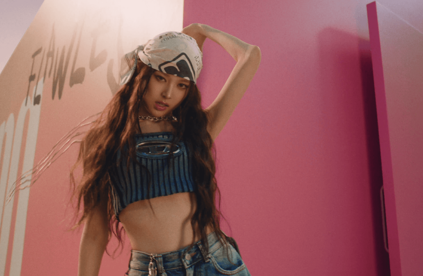 컨셉 진짜 확 바뀐 것 같다는 이즈나 Mamma Mia 뮤비 .gif | 인스티즈