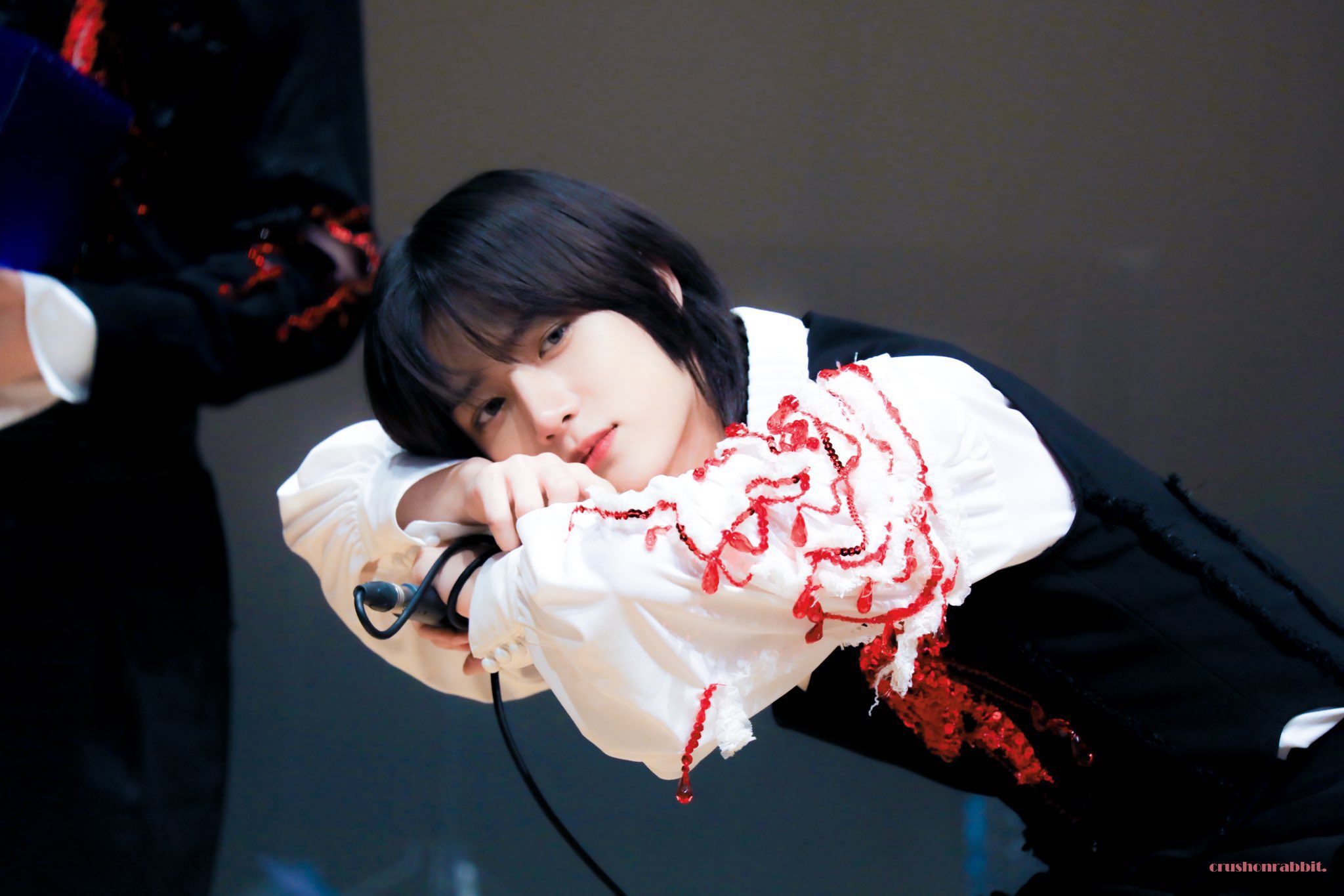 [잡담] 툽 범규 보고 ㄹㅇ 충격적으로 예뻐서 감탄했는데 | 인스티즈