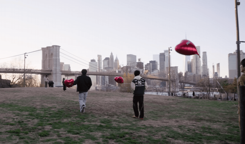 뮤비에서 육상 선수권 대회 찍는 아이돌 | 인스티즈