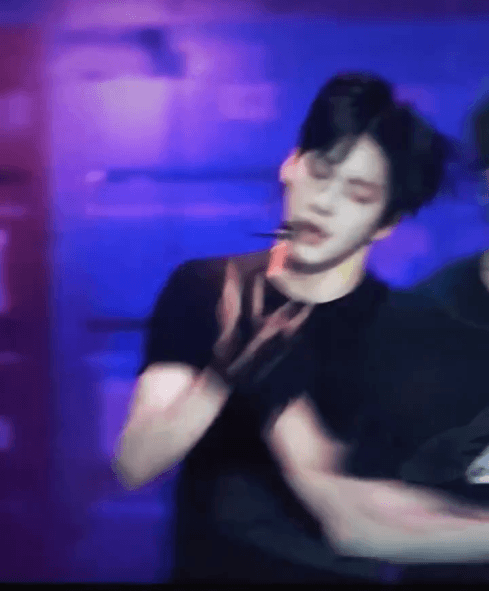 글쓴이기준 (살짝) 벌크업이 의외로 잘 어울리는 남돌 (Feat. 투바투 수빈) | 인스티즈