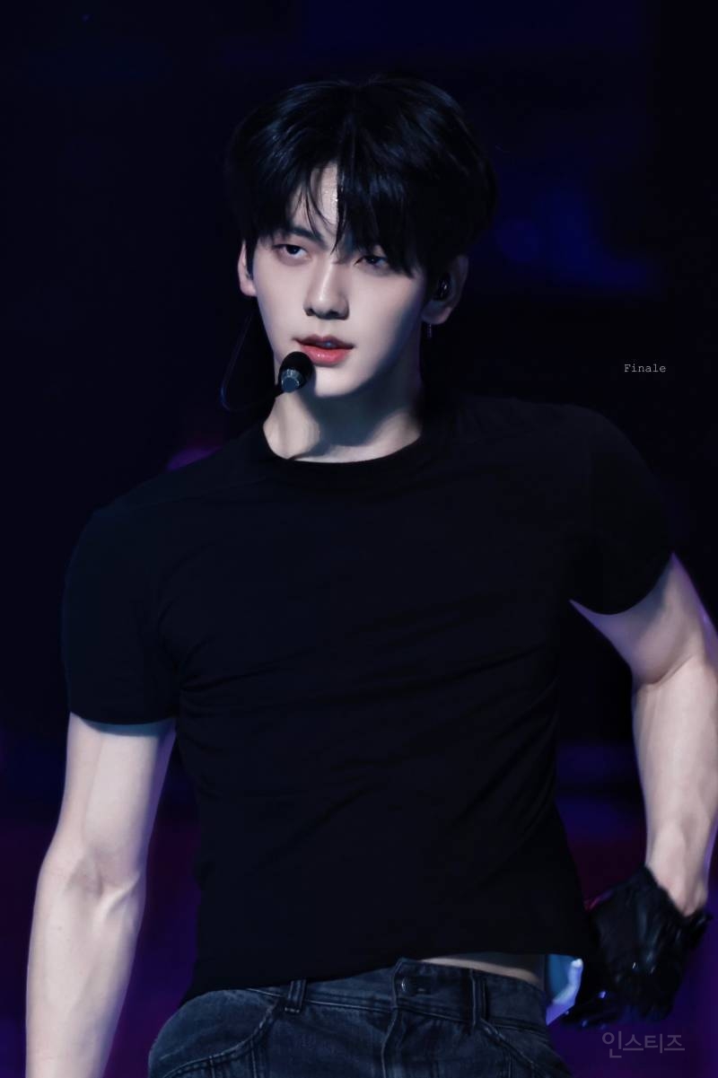 글쓴이기준 (살짝) 벌크업이 의외로 잘 어울리는 남돌 (Feat. 투바투 수빈) | 인스티즈