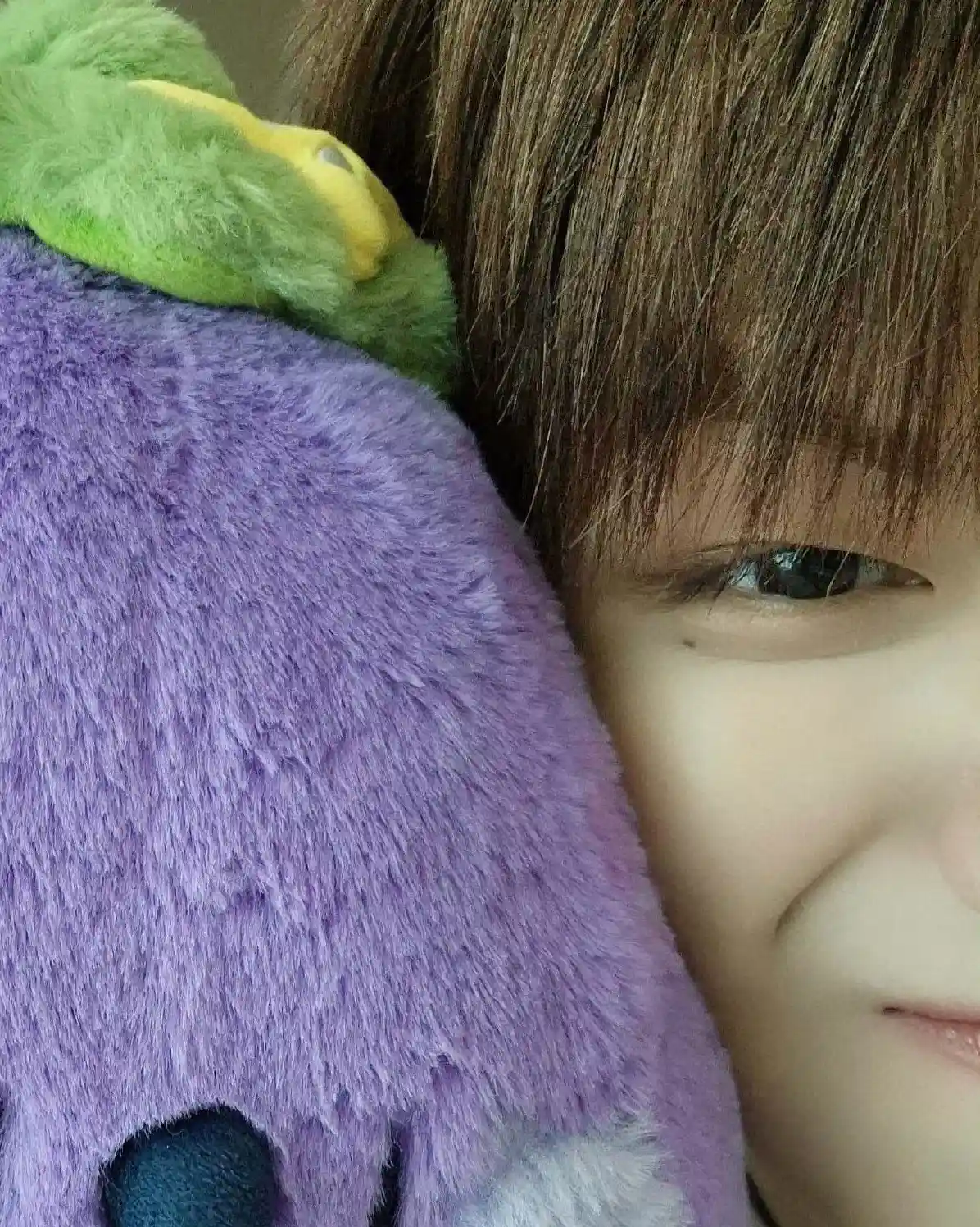 이상혁 이리우 링왼 링른 컨셉포토 남찍사 (21) 위버스 셀카 (4) 프리뷰 고화질 (12) webp 공유 | 인스티즈