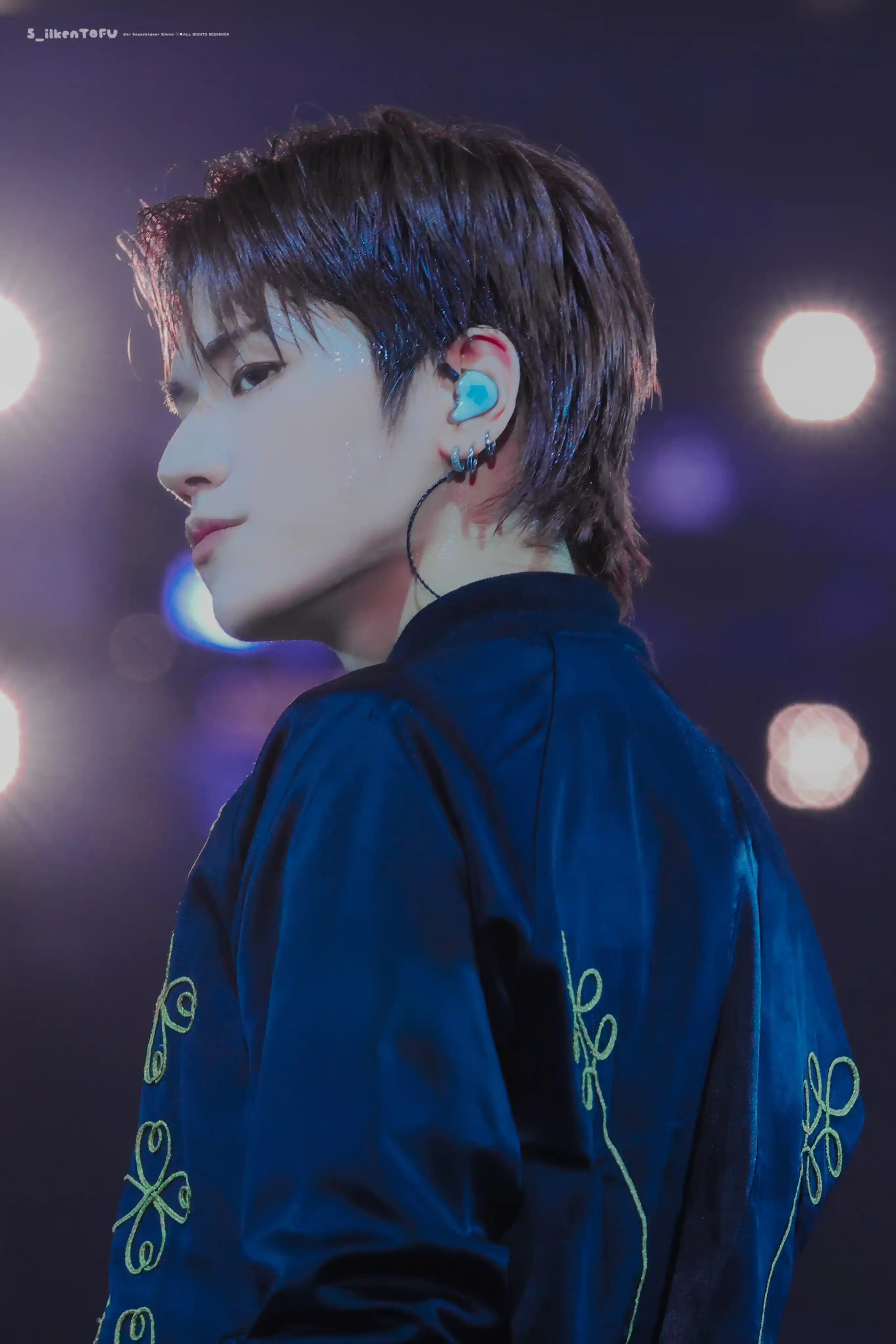 이상혁 이리우 링왼 링른 컨셉포토 남찍사 (21) 위버스 셀카 (4) 프리뷰 고화질 (12) webp 공유 | 인스티즈