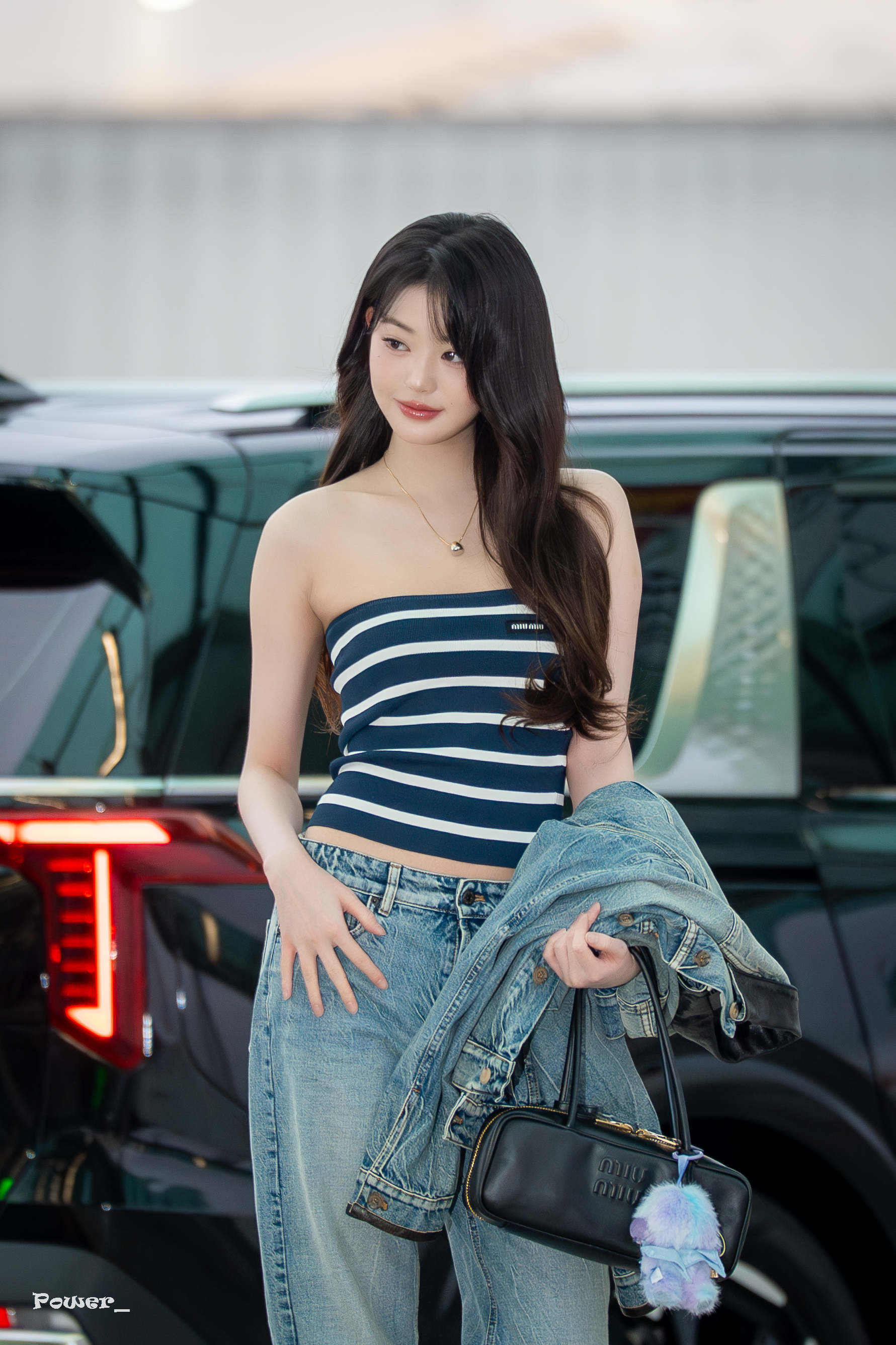 [정보/소식] 미우미우 26 spring/summer 패션쇼 참석하러 가는 장원영 | 인스티즈