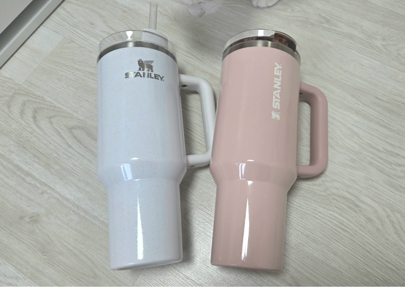 [잡담] 스탠리 색 뭐가 더 예뻐??? 🥺🥺 | 인스티즈