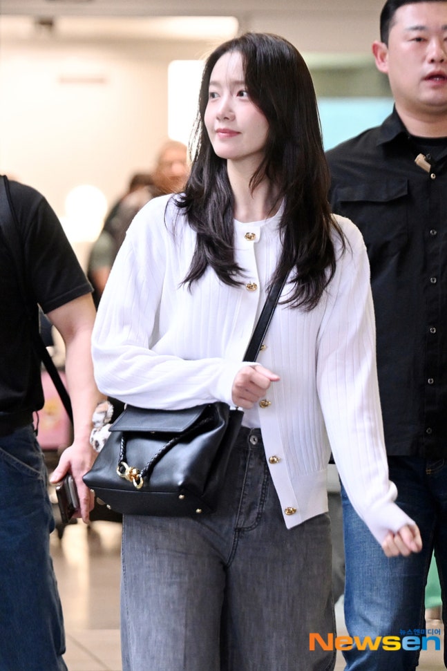 [잡담] 251013 임윤아 공항 입국 기사사진 | 인스티즈
