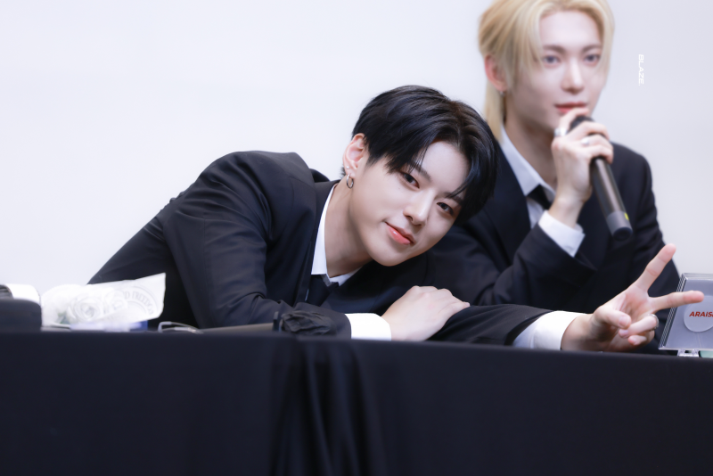 꾸준히 팬들 반응 좋은 흑발 덮머한 남돌 팬싸 비주얼 | 인스티즈