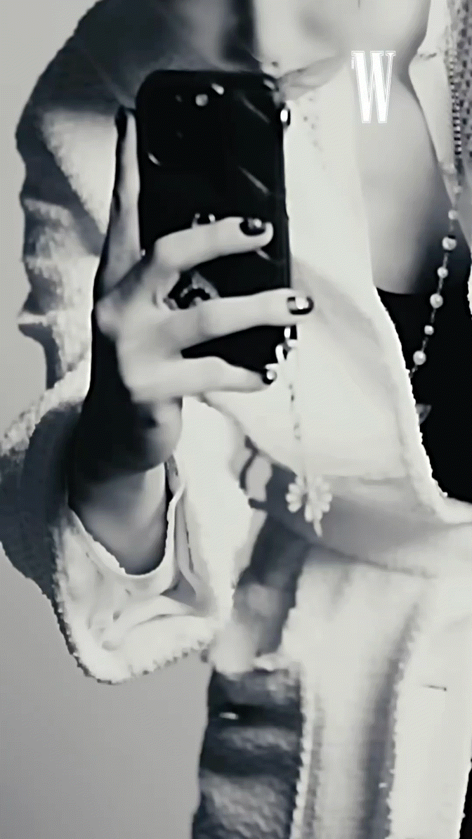 샤넬색💎 𝙅𝙊𝙉𝙉𝘼 짙게 나온 GD 새 화보..JPG | 인스티즈