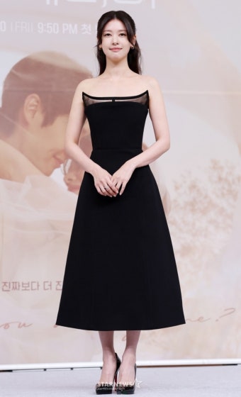 [잡담] 우주메리미 제작발표회 정소민 , 신슬기 패션 중 뭐가 더 맘에 들어? | 인스티즈