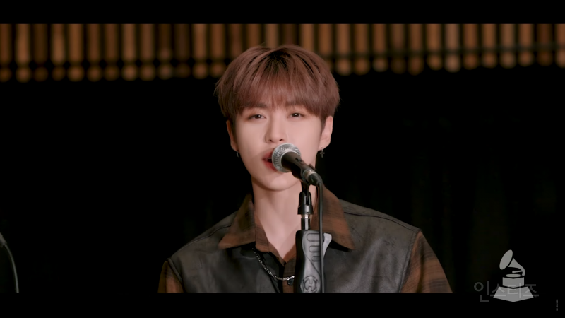 자유로운 영혼같이 라이브하는 아이돌 | 인스티즈