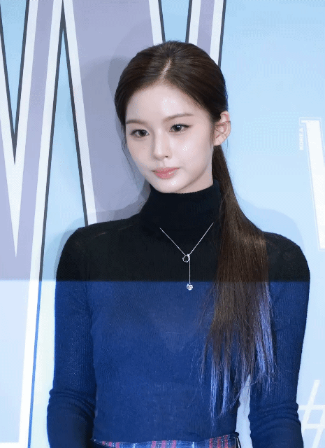 [잡담] 설윤 레드카펫 진짜 예쁘다 | 인스티즈