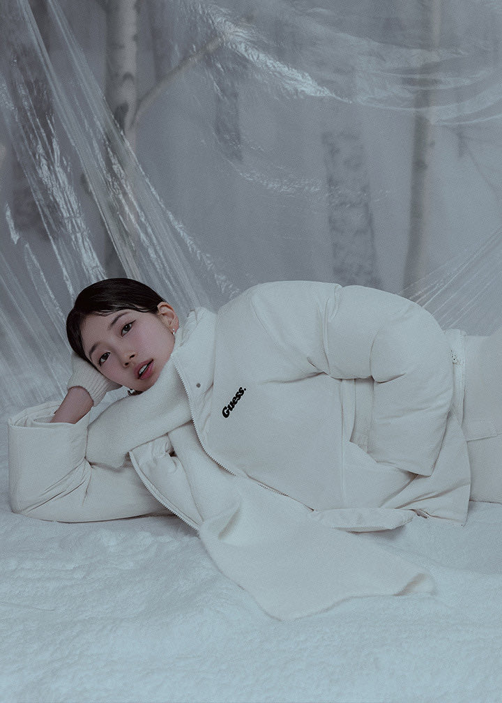 [잡담] 수지 2025 게스 겨울 컬렉션 화보 | 인스티즈