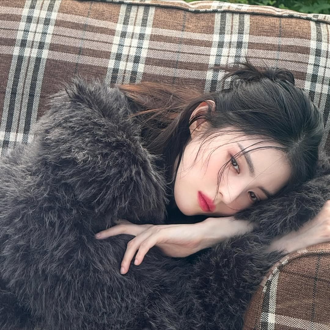 [잡담] 251020 한소희 인스타그램 업데이트 | 인스티즈