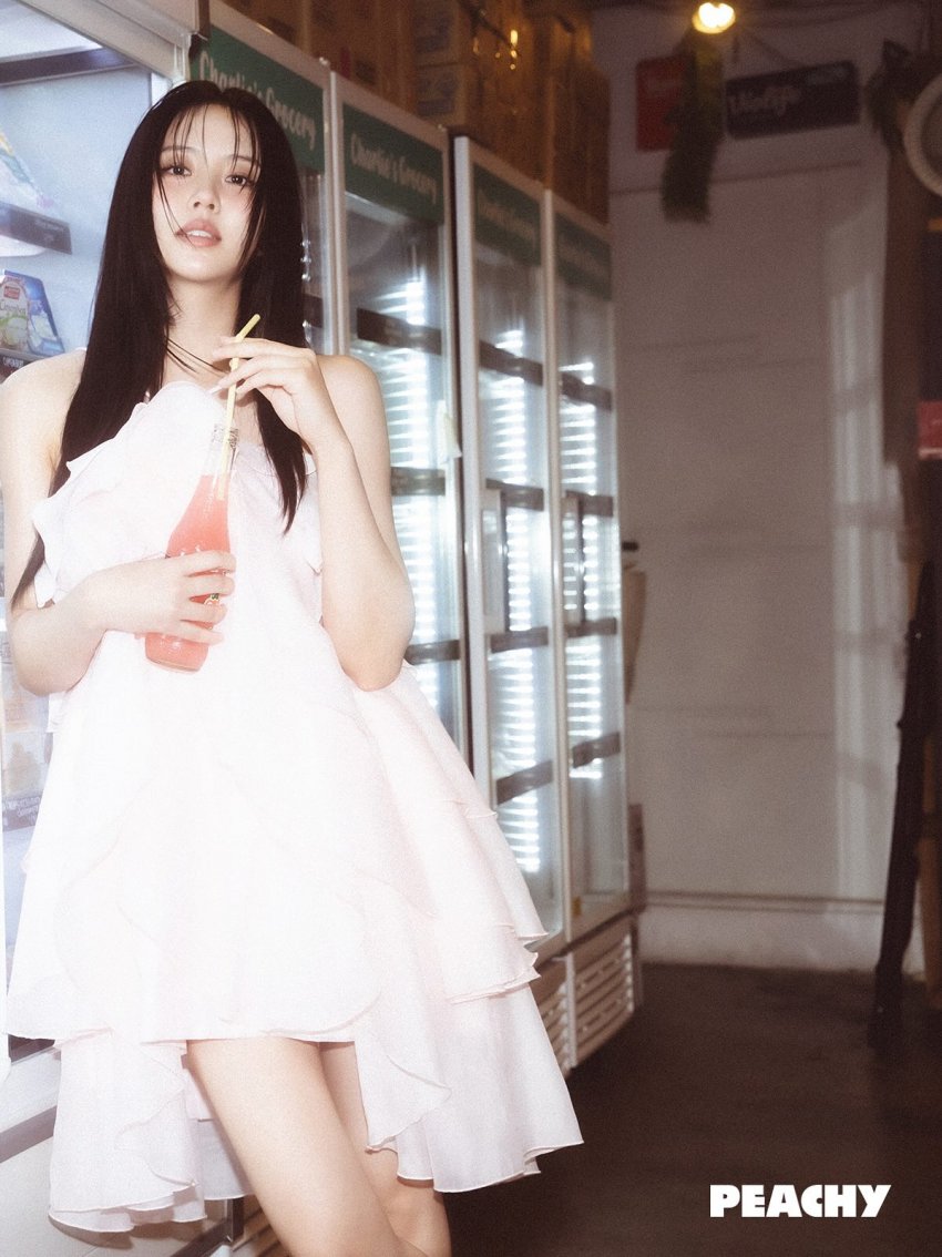 [잡담] 전지현 김소현 소속사 프로필 사진 특이한데 이쁘다 | 인스티즈