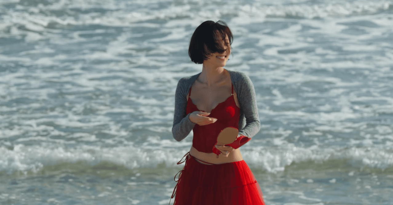 웨딩 필름 레퍼런스 깔인 화사 신곡 뮤비 비하인드 | 인스티즈