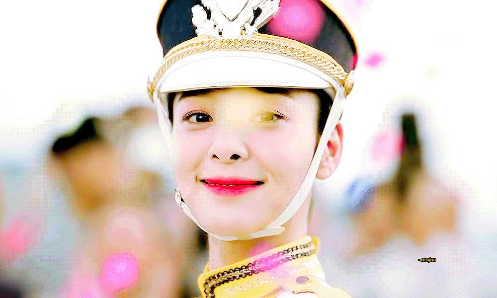 [잡담] 설인아 이거 무슨 작품인지 아는사람??? | 인스티즈