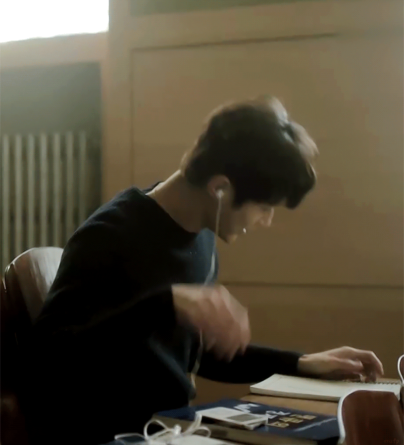 [잡담] 잠만 학교에 이런 선배 없는데....(주어 변우석) | 인스티즈