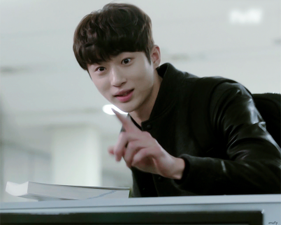 [잡담] 잠만 학교에 이런 선배 없는데....(주어 변우석) | 인스티즈