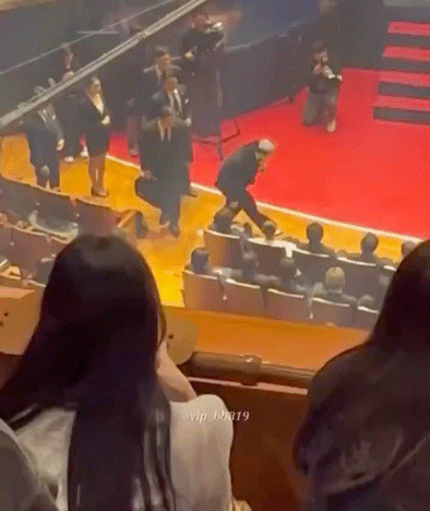 지드래곤이 행사 한번에 인사하는 횟수 | 인스티즈