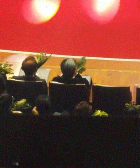 지드래곤이 행사 한번에 인사하는 횟수 | 인스티즈