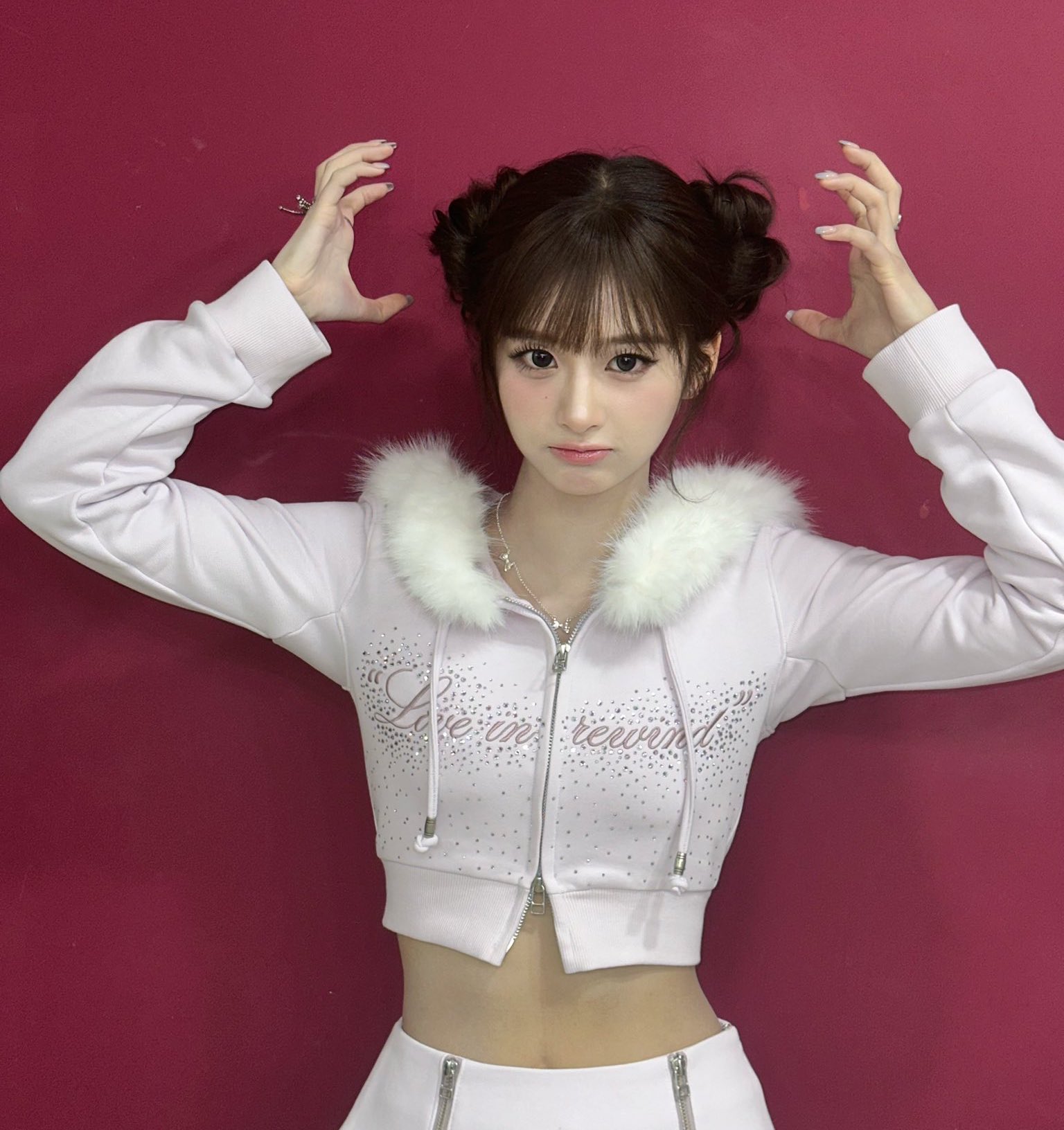 [잡담] 설윤 사진 보고 처음으로 헉함 | 인스티즈