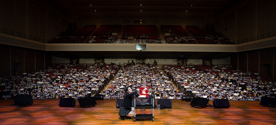 [정보/소식] 한소희 팬미팅, 전석 매진이랬는데…2층 텅텅 '민망하네' (종합)[DA:스퀘어] | 인스티즈
