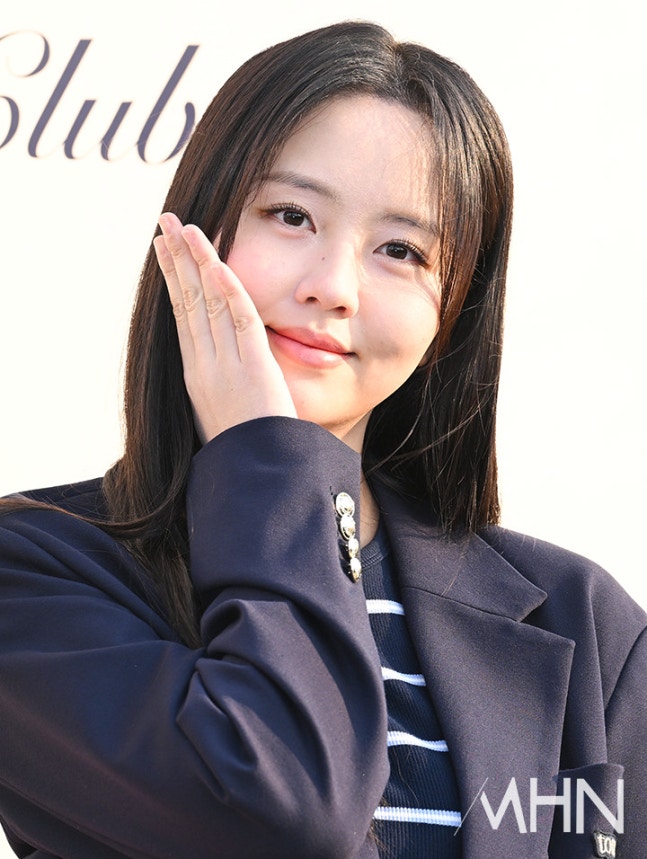 [잡담] 251028 김소현 타미힐피거 포토월 행사 기사사진 | 인스티즈