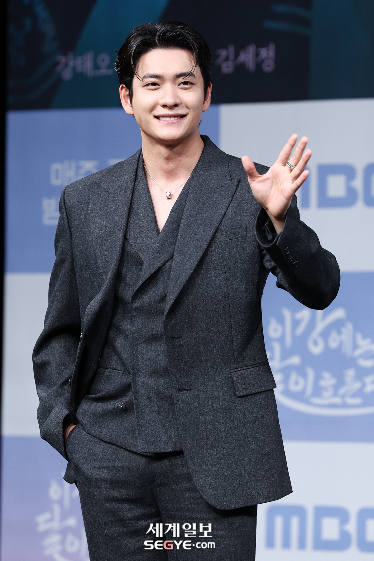 [잡담] 이강달) 제작발표회 포토타임 강태오,김세정,이신영,홍수주,진구 | 인스티즈