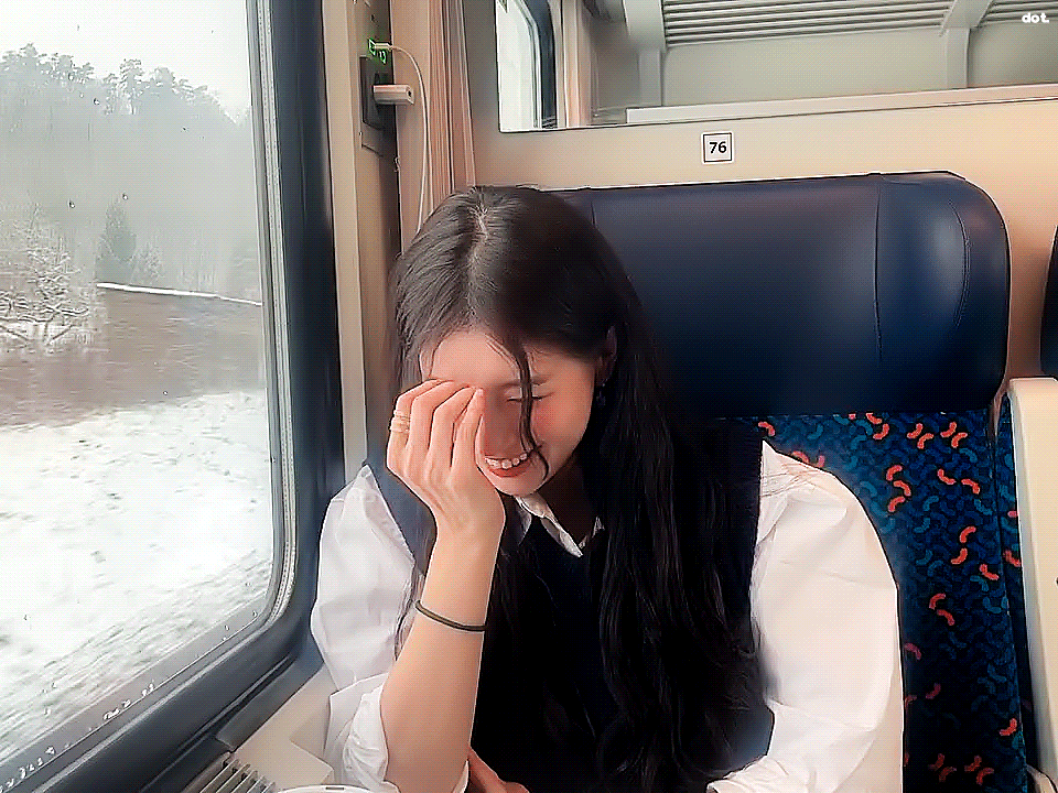 [잡담] 251029 수지 인스타 gif | 인스티즈