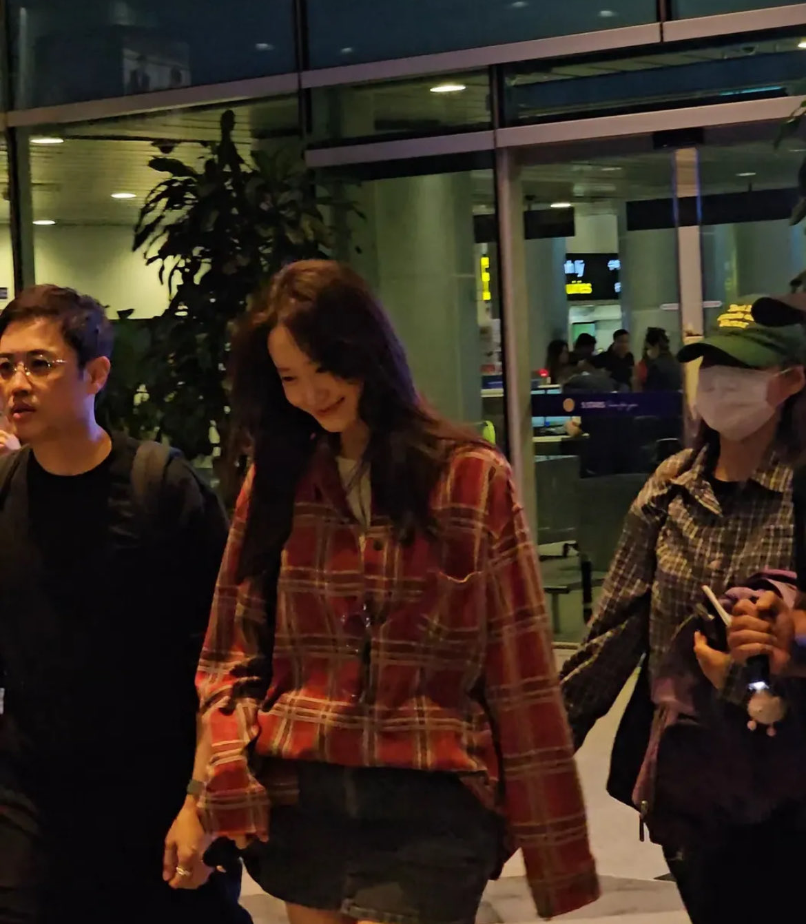 [잡담] 윤아 몇 번 봤는데 진짜 실물 담는 사진이 없음 | 인스티즈