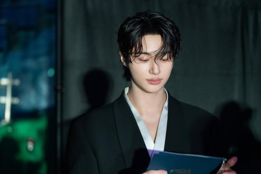 [잡담] 변우석) 이 얼굴로 왕자랑 헌터 말아주는 거 감다살 | 인스티즈