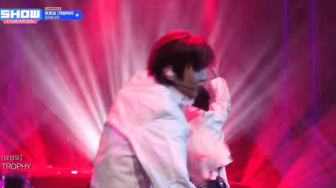 최근 케이팝에서 유행이라는 음료 마시는 안무 | 인스티즈