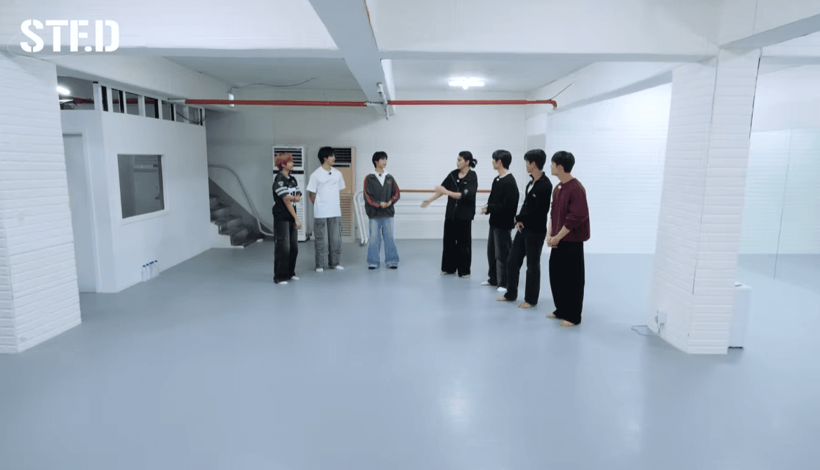 스테파 무용수가 개빡센 케이팝 남돌 춤을 배우는 속도 | 인스티즈