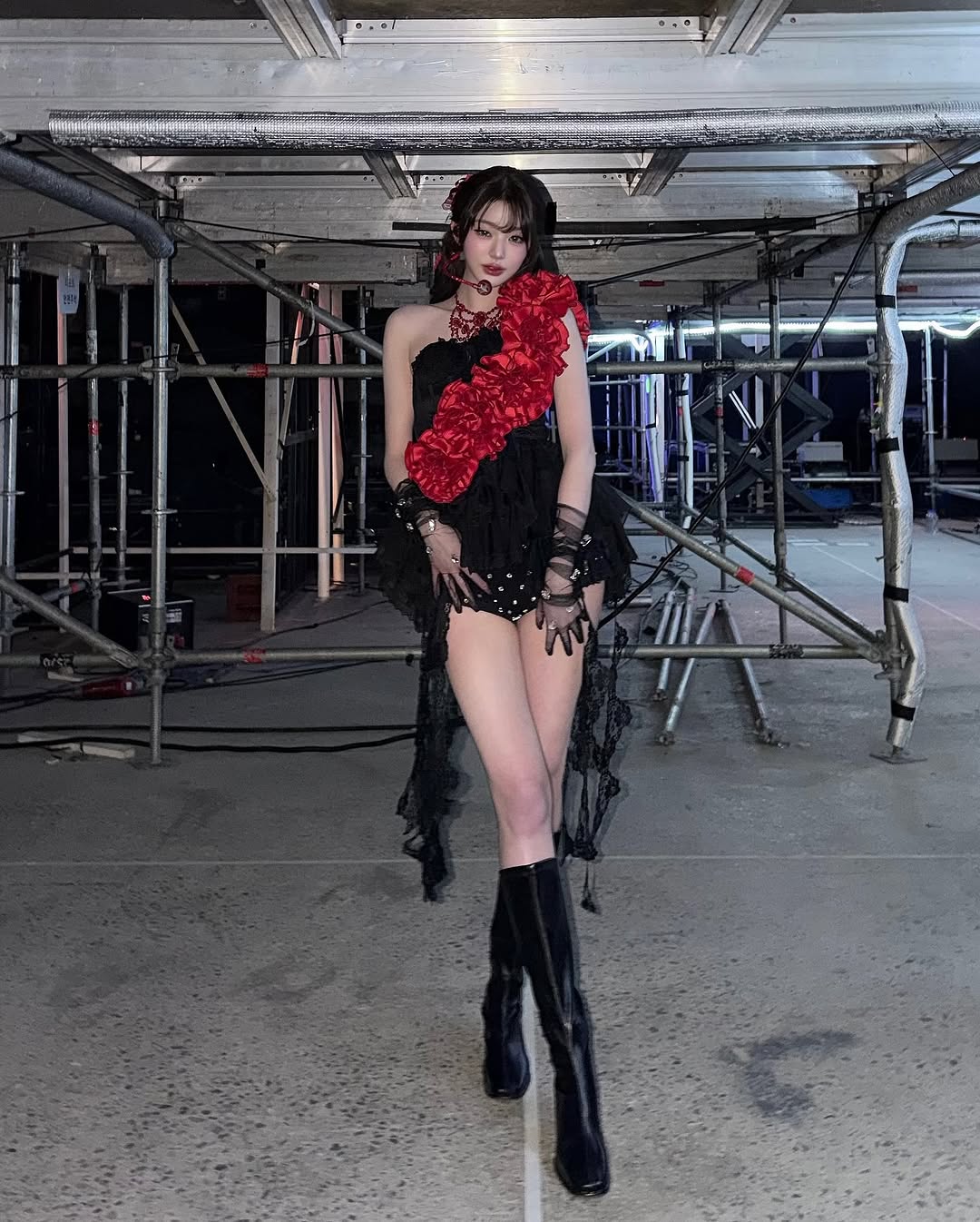 [잡담] 251107 장원영 인스타 ♥️🌹🥀🩸🖤💋 | 인스티즈