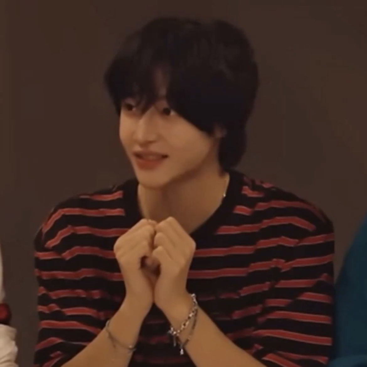 [잡담] 원빈이 손모으기 습관 | 인스티즈