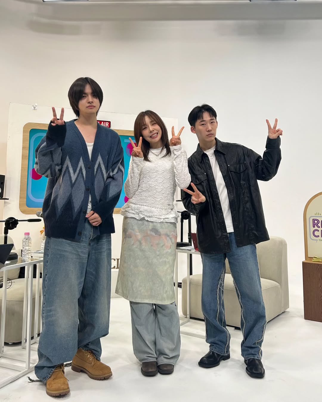 [잡담] 이리오 얼굴 개작고 비율 개좋다 | 인스티즈