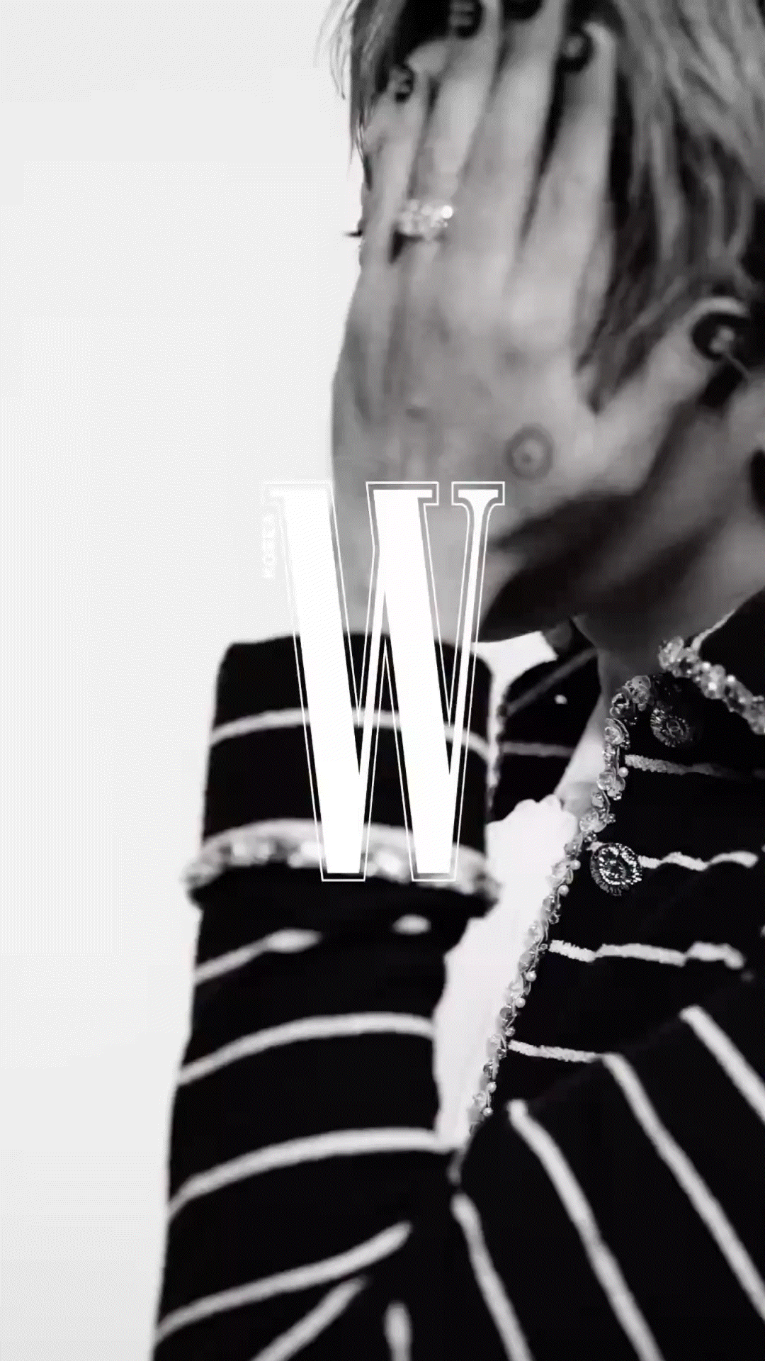 샤넬 비주얼 필름 찢은 지드래곤 근황..jpgif | 인스티즈