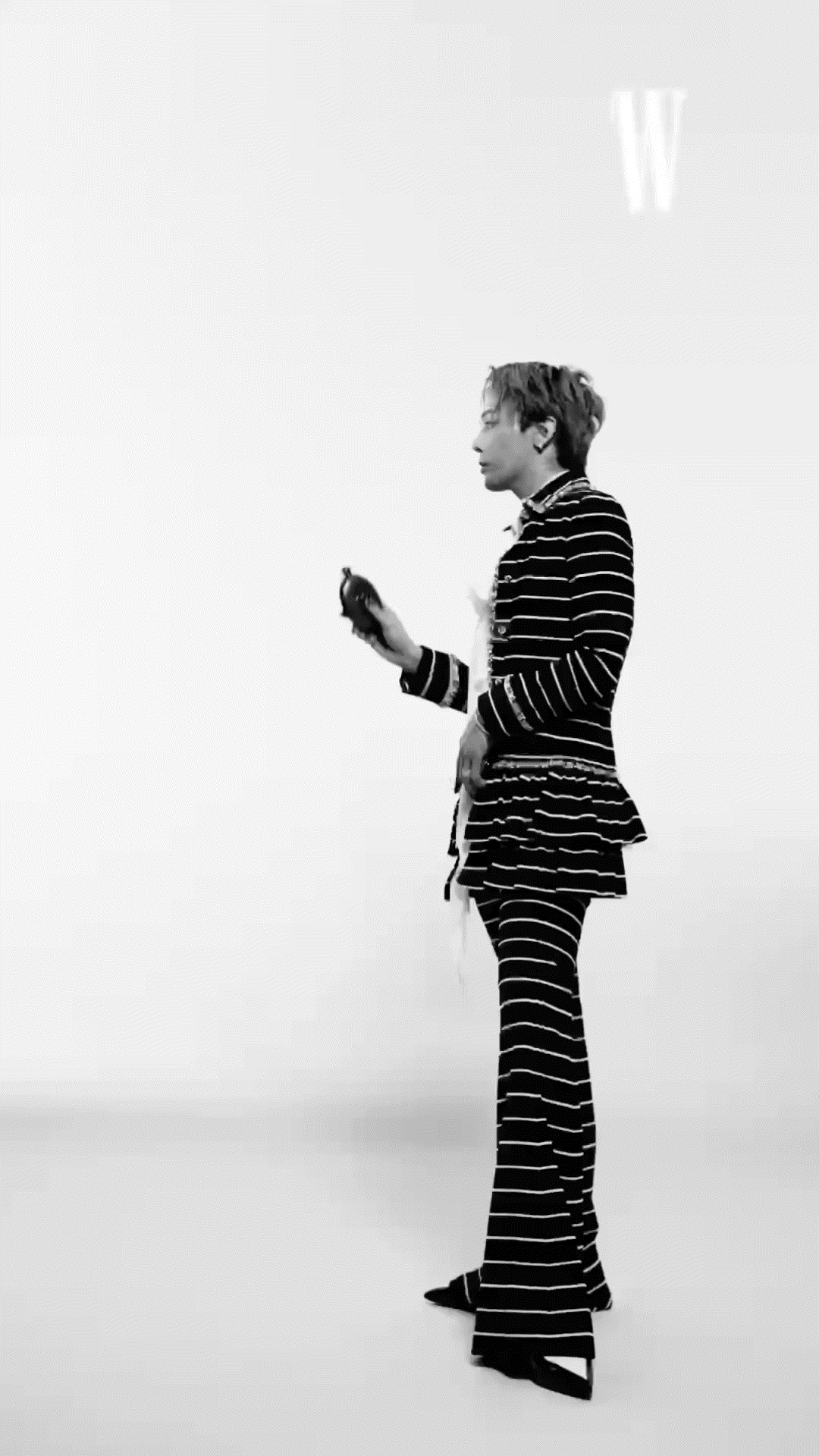 샤넬 비주얼 필름 찢은 지드래곤 근황..jpgif | 인스티즈