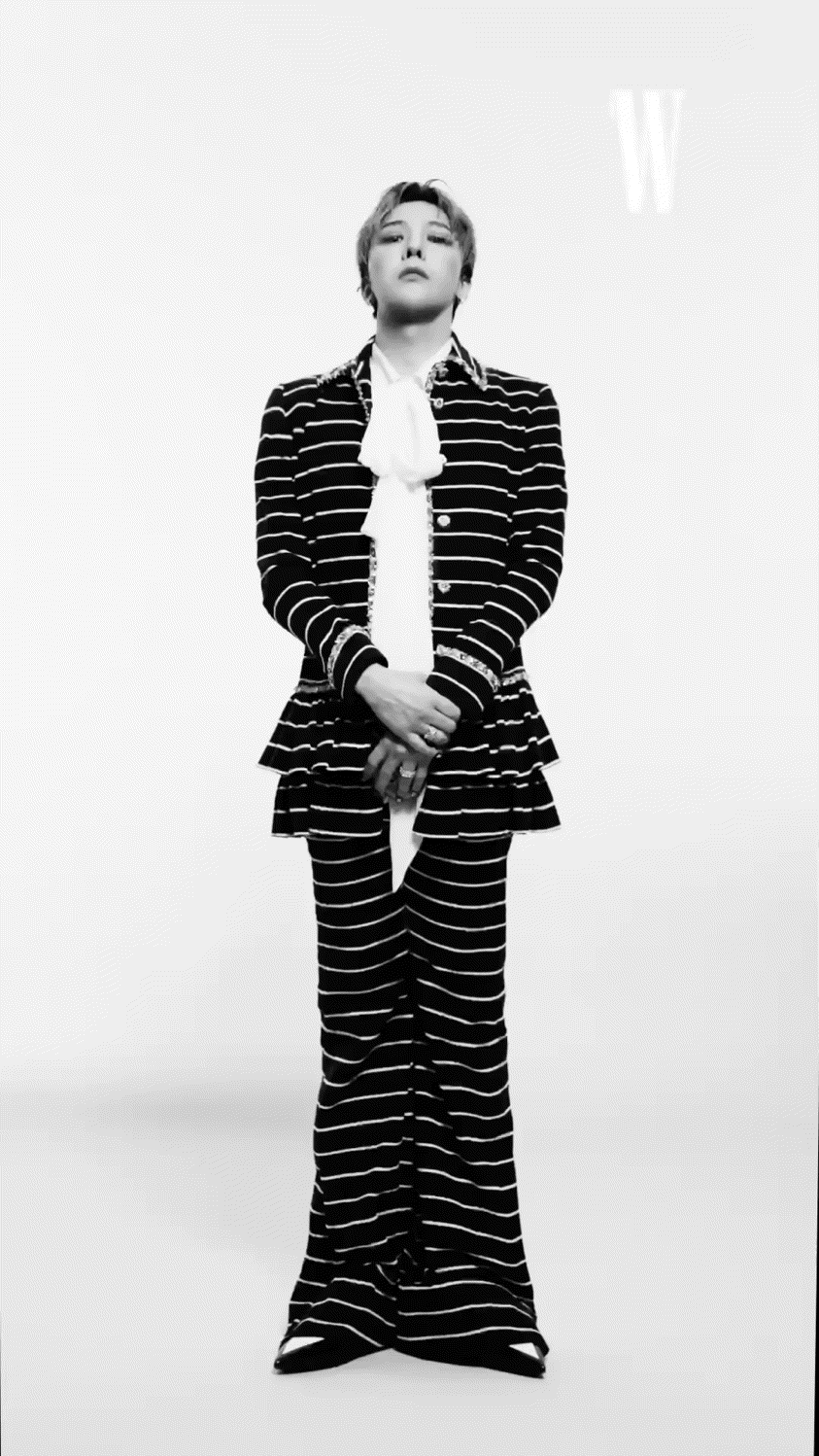 샤넬 비주얼 필름 찢은 지드래곤 근황..jpgif | 인스티즈