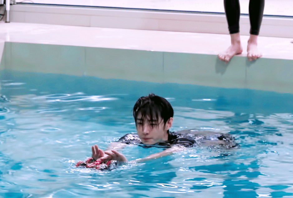 [잡담] 엔하이픈 성훈 래쉬가드 입은거 진짜 마음이 힘들어짐 | 인스티즈