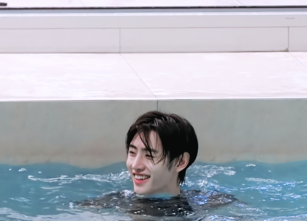 [잡담] 엔하이픈 성훈 래쉬가드 입은거 진짜 마음이 힘들어짐 | 인스티즈