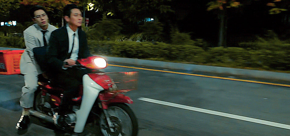 [잡담] 중증외상) 문짝만한 남성 둘이 배달 오토바이 같이 타고 가는 드라마 (주어 주지훈 추영우) | 인스티즈