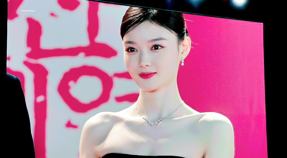 [잡담] 김유정 드레스 짤 세상에서 젤 예쁨 | 인스티즈