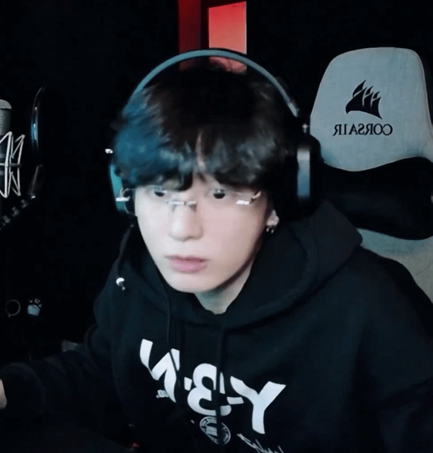 [잡담] 정국 머리펌하고 무테안경 쓴거 아기비숑같음 | 인스티즈